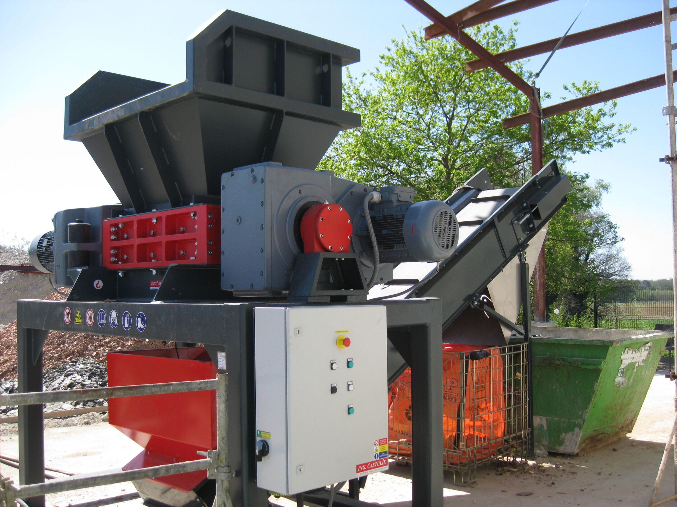 CASTULIK DR240 twin-shaft shredder installed at a commercial waste processing company in Bordeaux, France