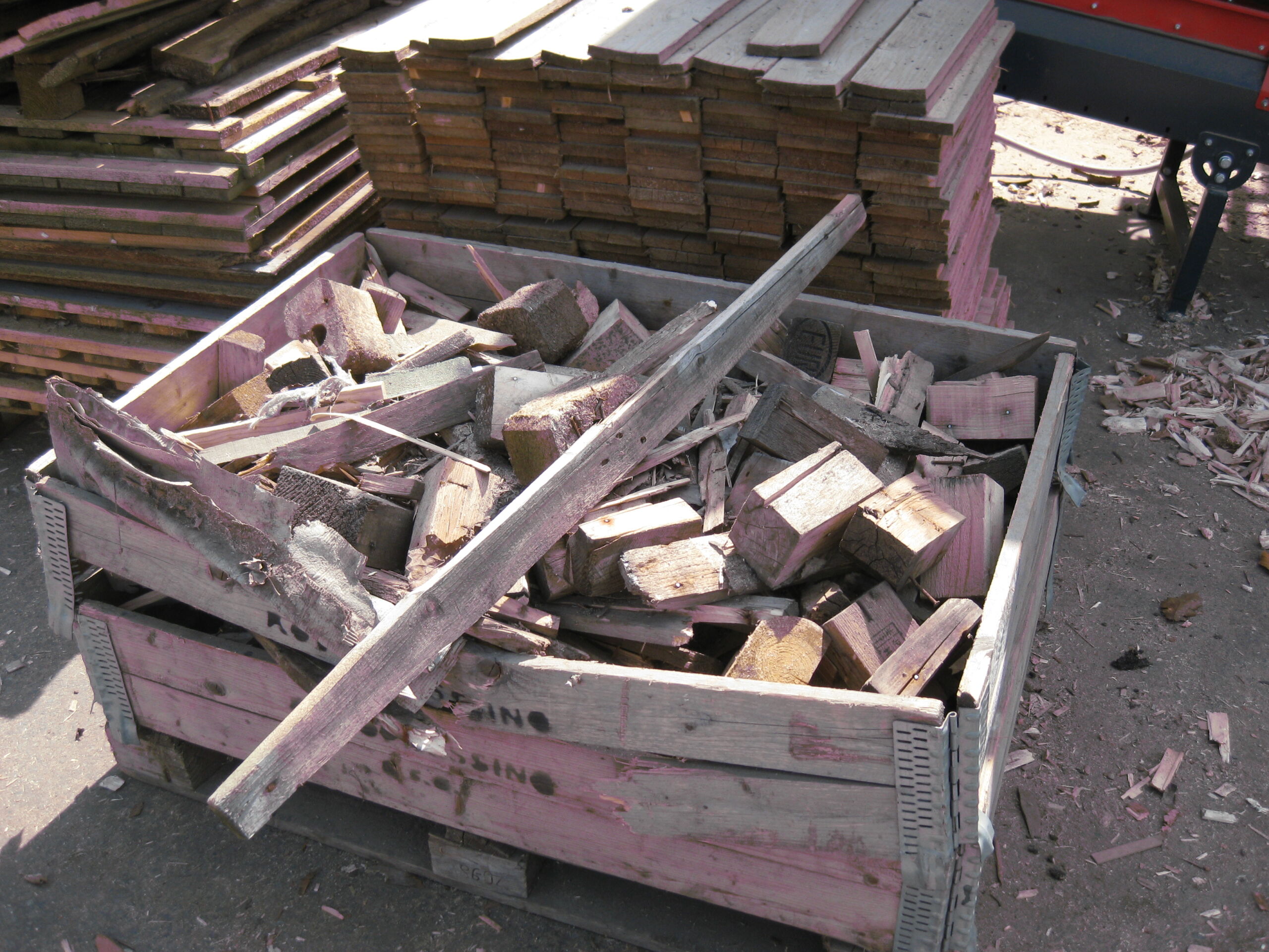 Wooden pallet parts for shredding